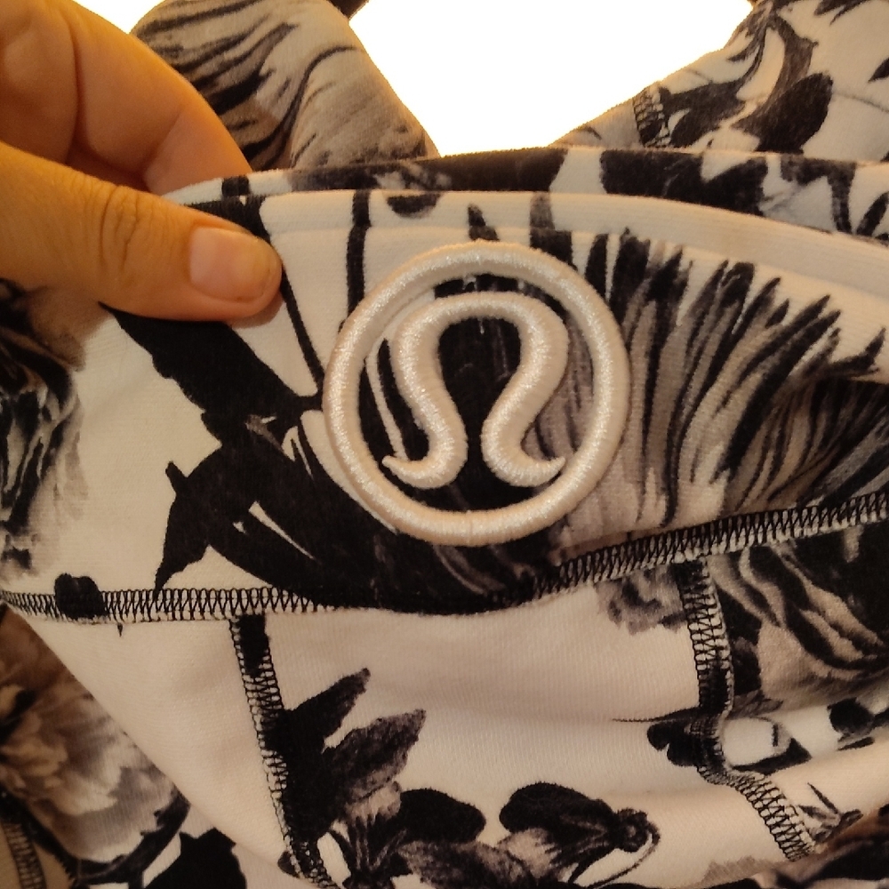 lululemon athletica Black and White Floral Jacket - Picture 3 of 4